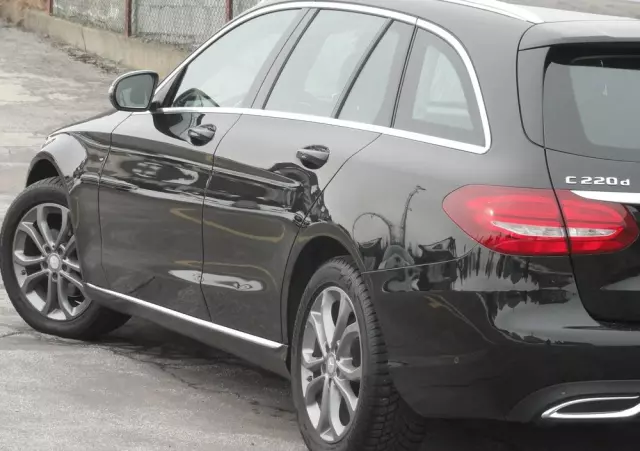 MERCEDES-BENZ Klasa C 220 d 4Matic T 9G-TRONIC Avantgarde