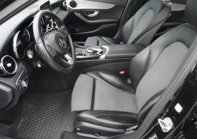 MERCEDES-BENZ Klasa C 220 d 4Matic T 9G-TRONIC Avantgarde