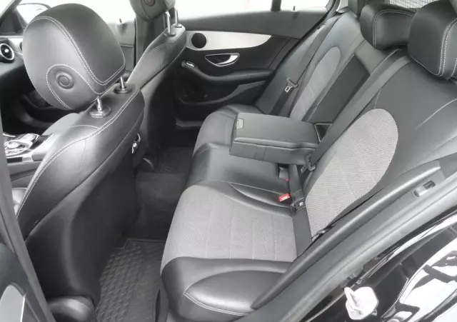 MERCEDES-BENZ Klasa C 220 d 4Matic T 9G-TRONIC Avantgarde