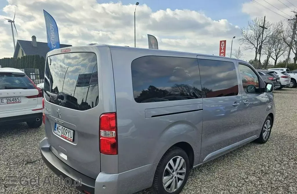 PEUGEOT Traveller 