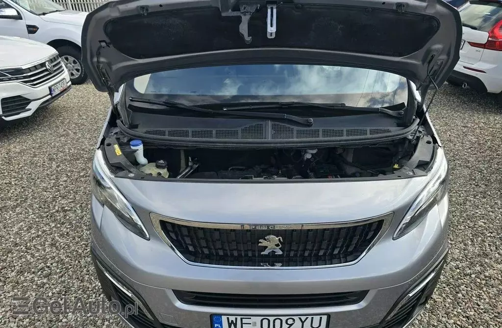 PEUGEOT Traveller 
