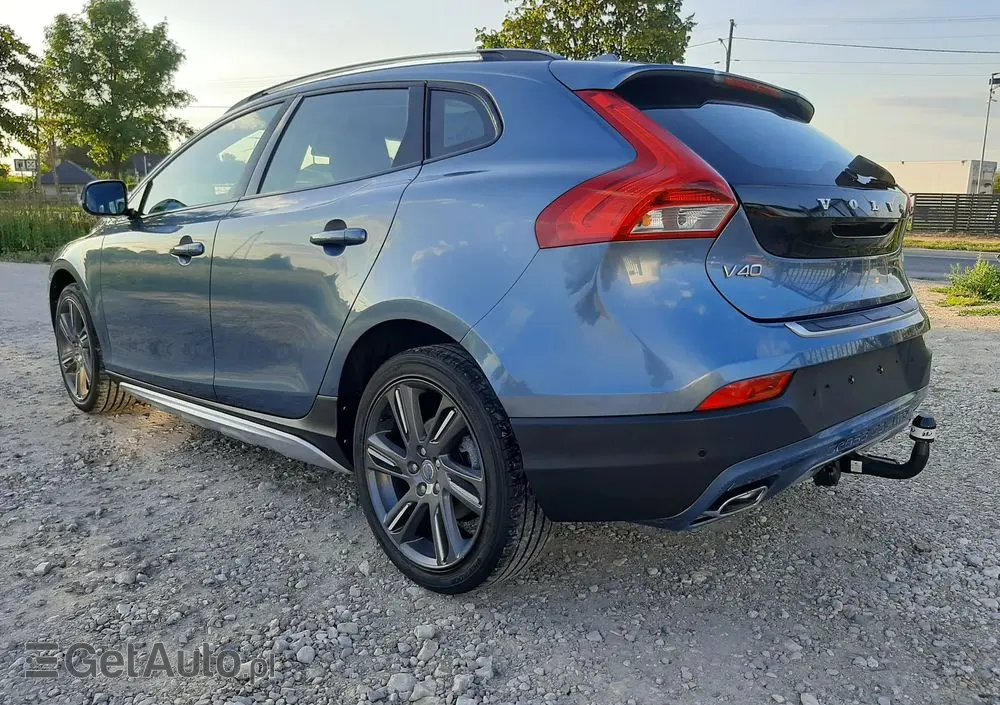 VOLVO V40 Cross Country D2
