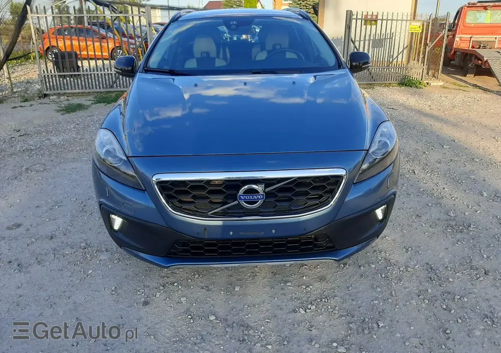 VOLVO V40 Cross Country D2