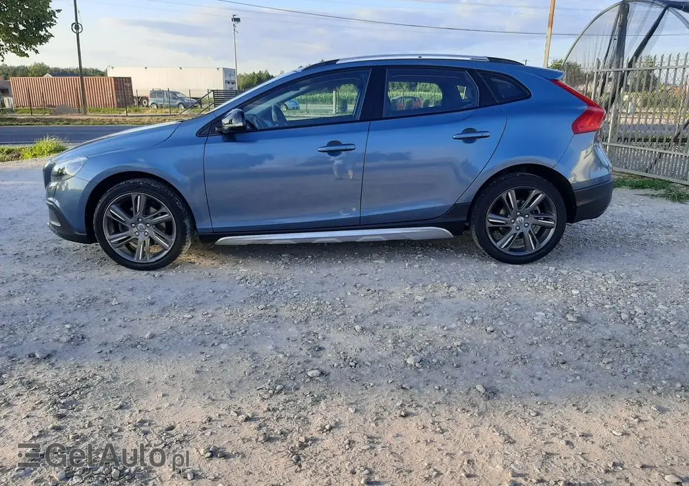 VOLVO V40 Cross Country D2