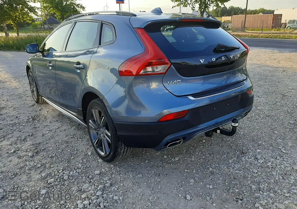 VOLVO V40 Cross Country D2