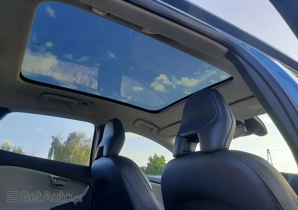 VOLVO V40 Cross Country D2