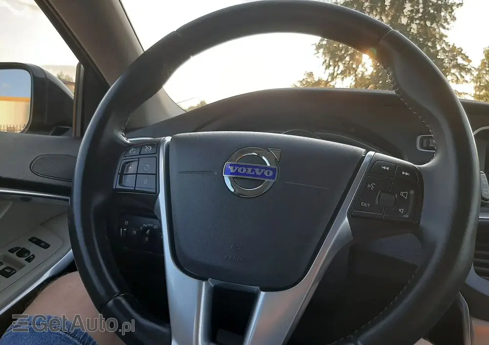 VOLVO V40 Cross Country D2