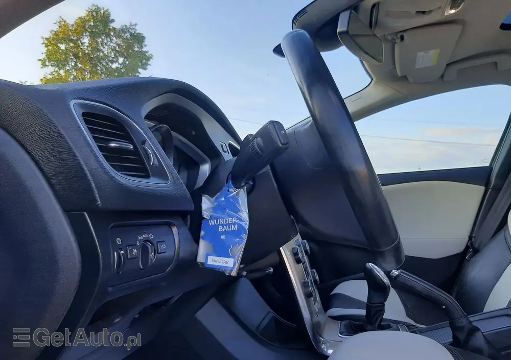 VOLVO V40 Cross Country D2