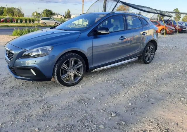 VOLVO V40 Cross Country D2