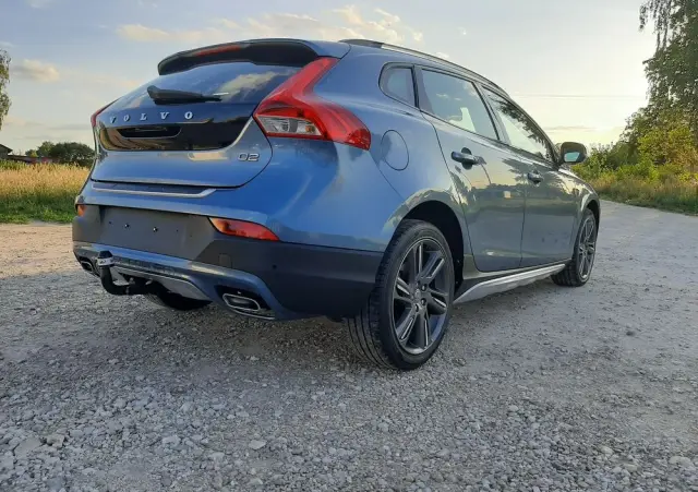 VOLVO V40 Cross Country D2