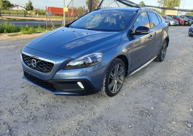 VOLVO V40 Cross Country D2