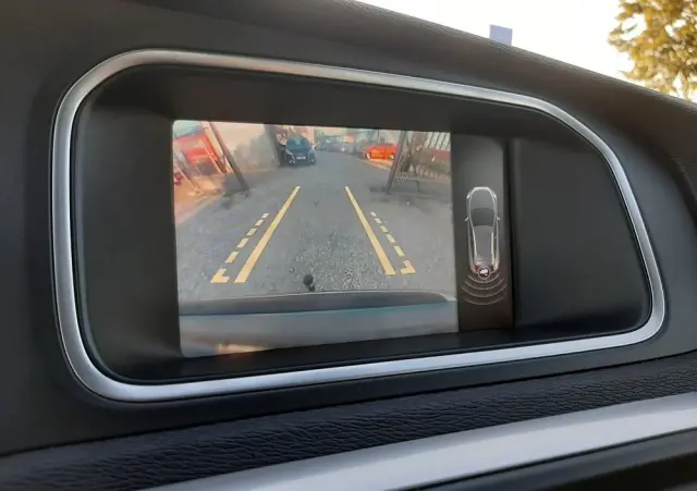 VOLVO V40 Cross Country D2