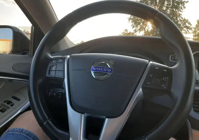VOLVO V40 Cross Country D2