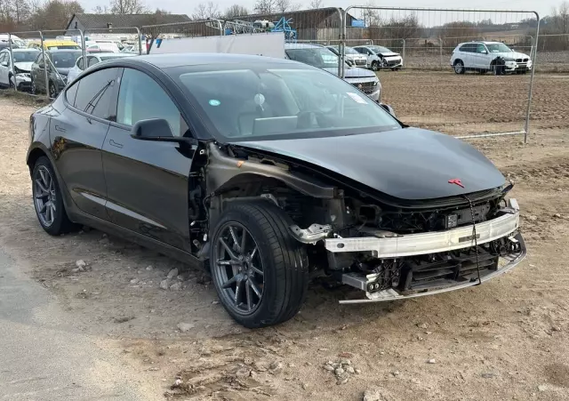 TESLA Model 3 Langstreckenbatterie RWD Hinterradantrieb Business