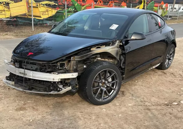 TESLA Model 3 Langstreckenbatterie RWD Hinterradantrieb Business