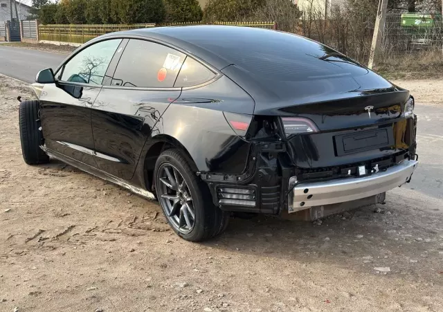 TESLA Model 3 Langstreckenbatterie RWD Hinterradantrieb Business