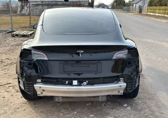 TESLA Model 3 Langstreckenbatterie RWD Hinterradantrieb Business