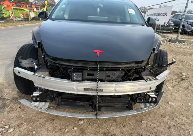 TESLA Model 3 Langstreckenbatterie RWD Hinterradantrieb Business