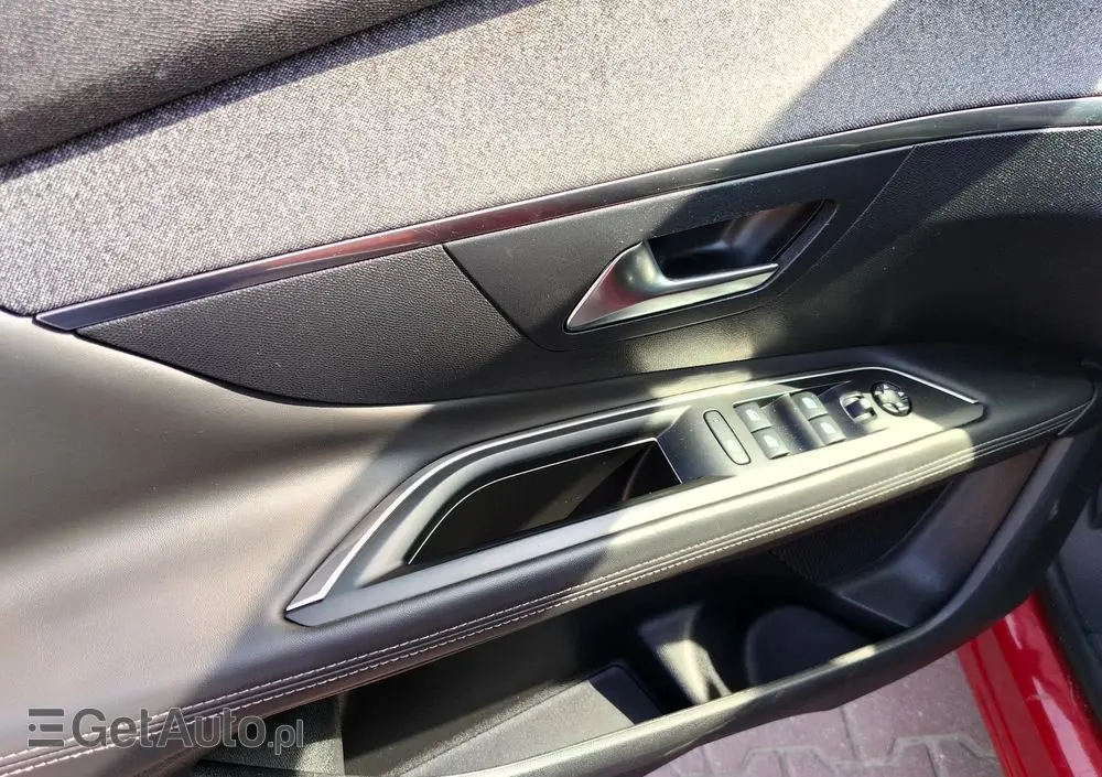 PEUGEOT 3008 BlueHDi 130 Stop & Start Allure