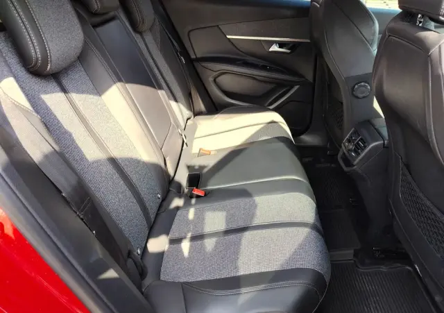 PEUGEOT 3008 BlueHDi 130 Stop & Start Allure