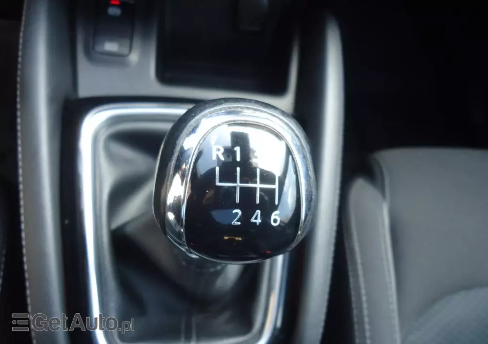 NISSAN Qashqai 1.3 DIG-T N-Connecta