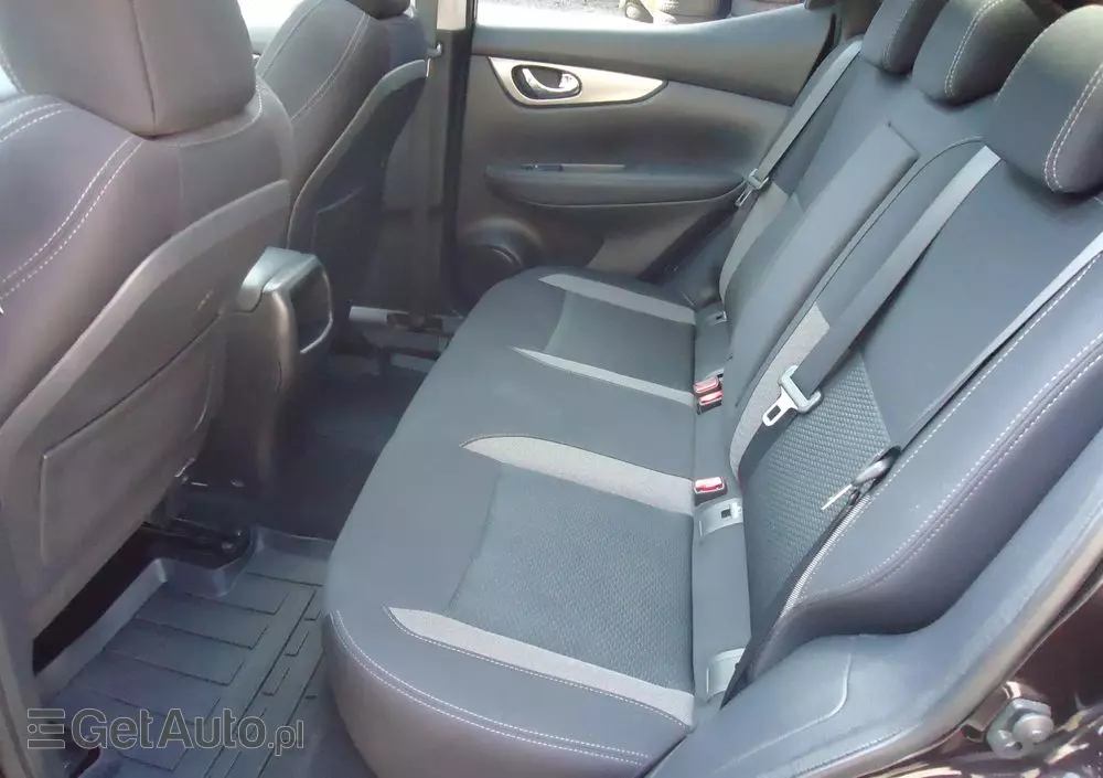 NISSAN Qashqai 1.3 DIG-T N-Connecta