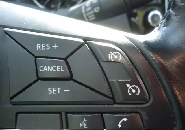 NISSAN Qashqai 1.3 DIG-T N-Connecta