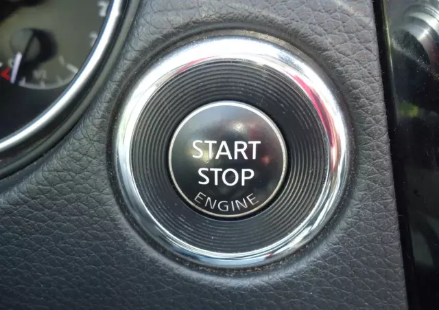 NISSAN Qashqai 1.3 DIG-T N-Connecta