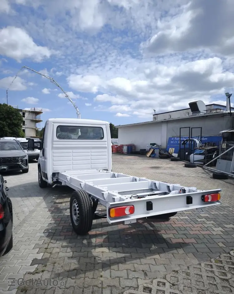 PEUGEOT Boxer podwozie do zabudowy 