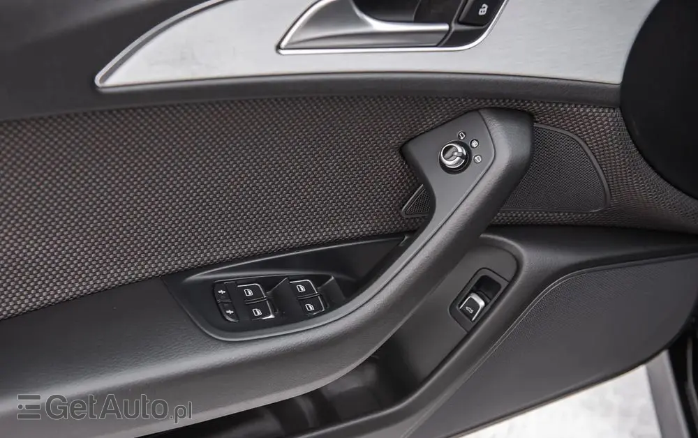 AUDI A6 Avant 2.0 TDI quattro S tronic