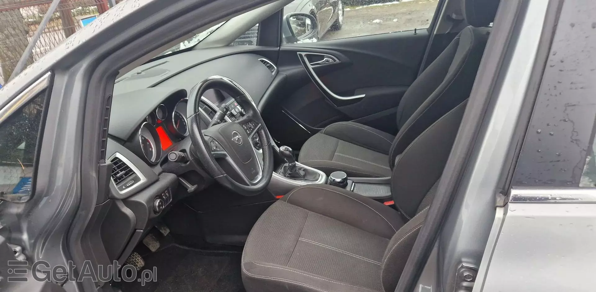 OPEL Astra 1.6 Turbo (180 KM)