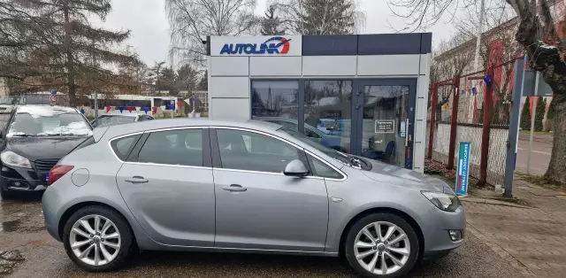 OPEL Astra 1.6 Turbo (180 KM)