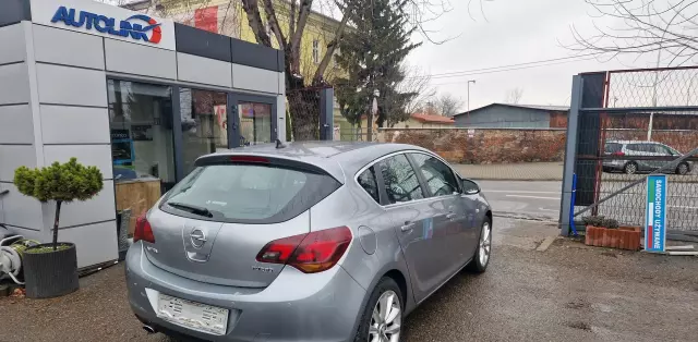 OPEL Astra 1.6 Turbo (180 KM)
