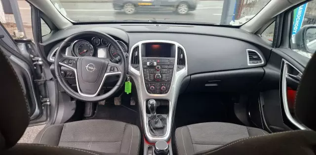 OPEL Astra 1.6 Turbo (180 KM)
