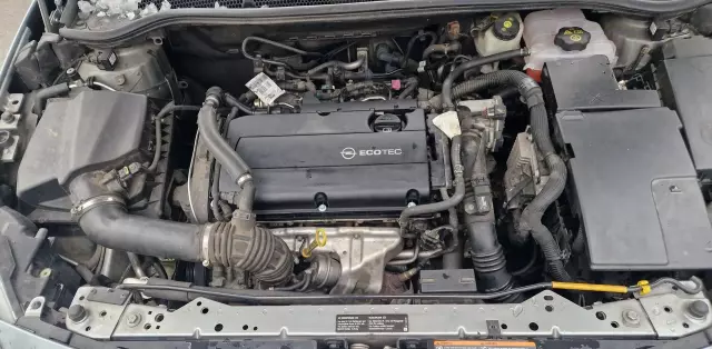 OPEL Astra 1.6 Turbo (180 KM)