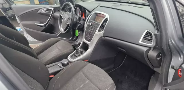 OPEL Astra 1.6 Turbo (180 KM)