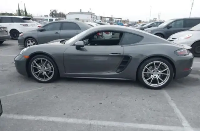 PORSCHE 718 Cayman 