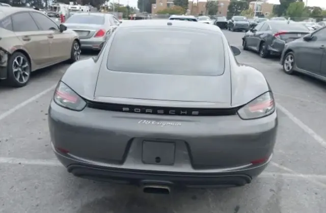 PORSCHE 718 Cayman 