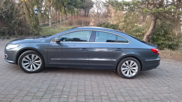 VOLKSWAGEN Passat Sportline