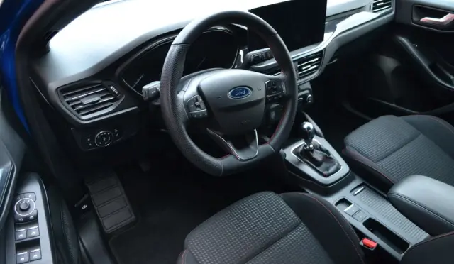 FORD Focus 1.0 EcoBoost Start-Stopp-System ST-LINE