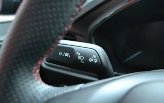 FORD Focus 1.0 EcoBoost Start-Stopp-System ST-LINE