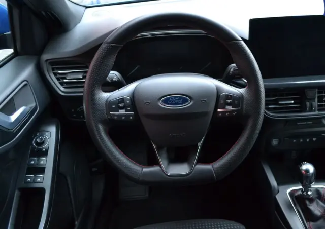 FORD Focus 1.0 EcoBoost Start-Stopp-System ST-LINE