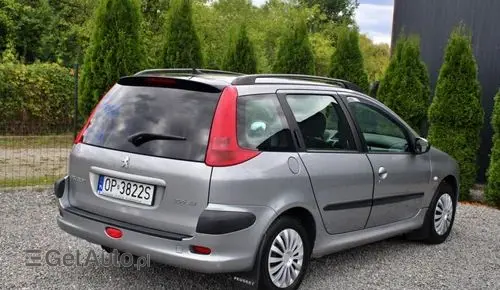 PEUGEOT 206 