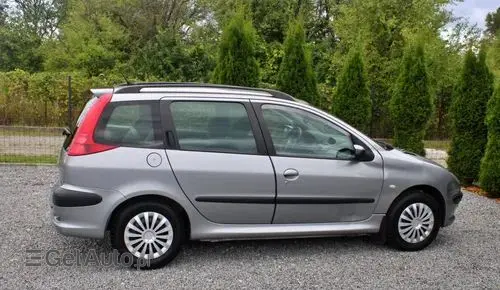 PEUGEOT 206 