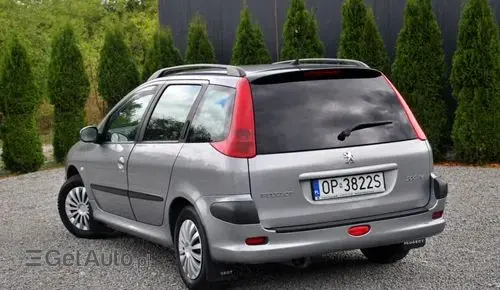 PEUGEOT 206 