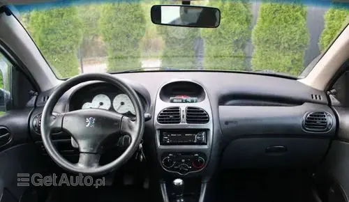 PEUGEOT 206 