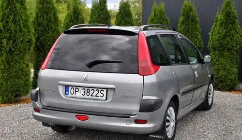 PEUGEOT 206 