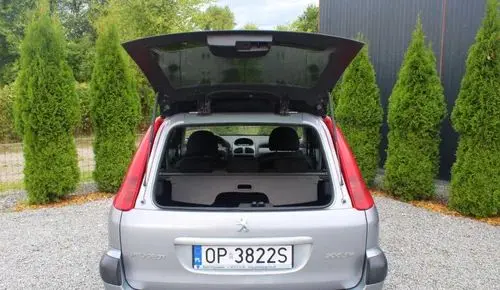 PEUGEOT 206 