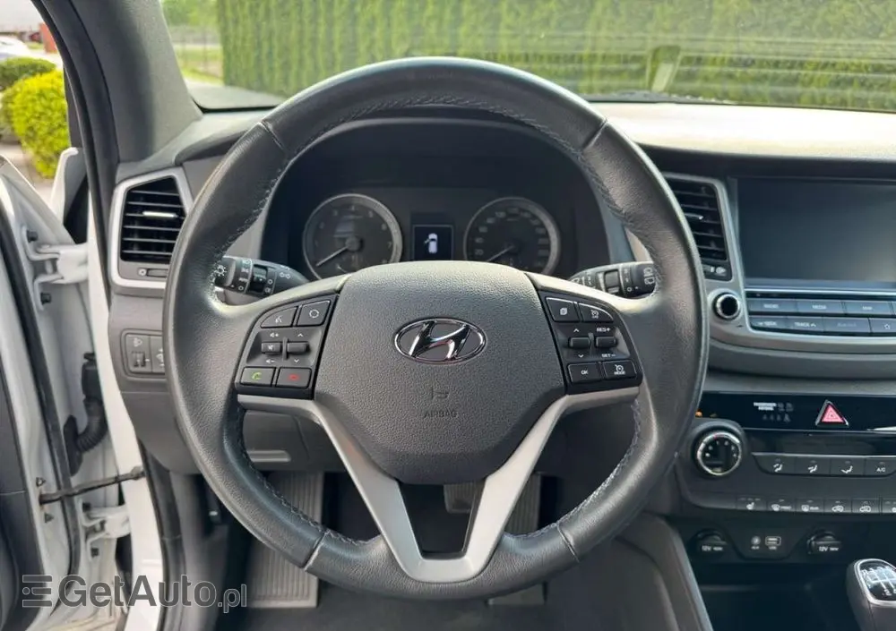 HYUNDAI Tucson 