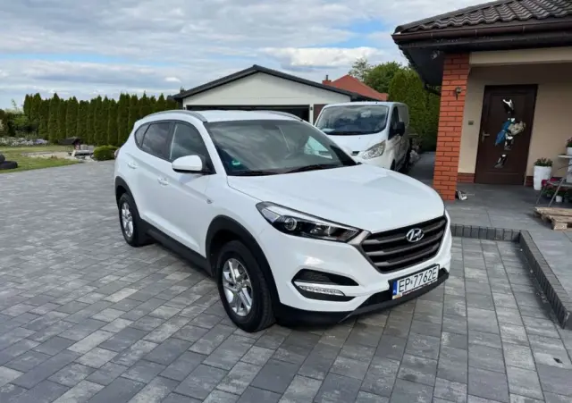 HYUNDAI Tucson 